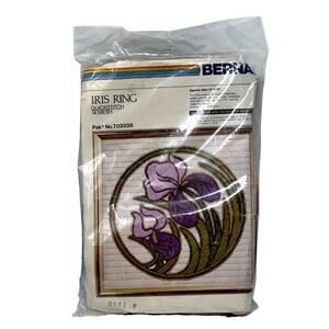 Bernat IRIS RING Quickstitch Kit 14 Mesh Pak No. TO2038 14" x 15" Sealed 1980